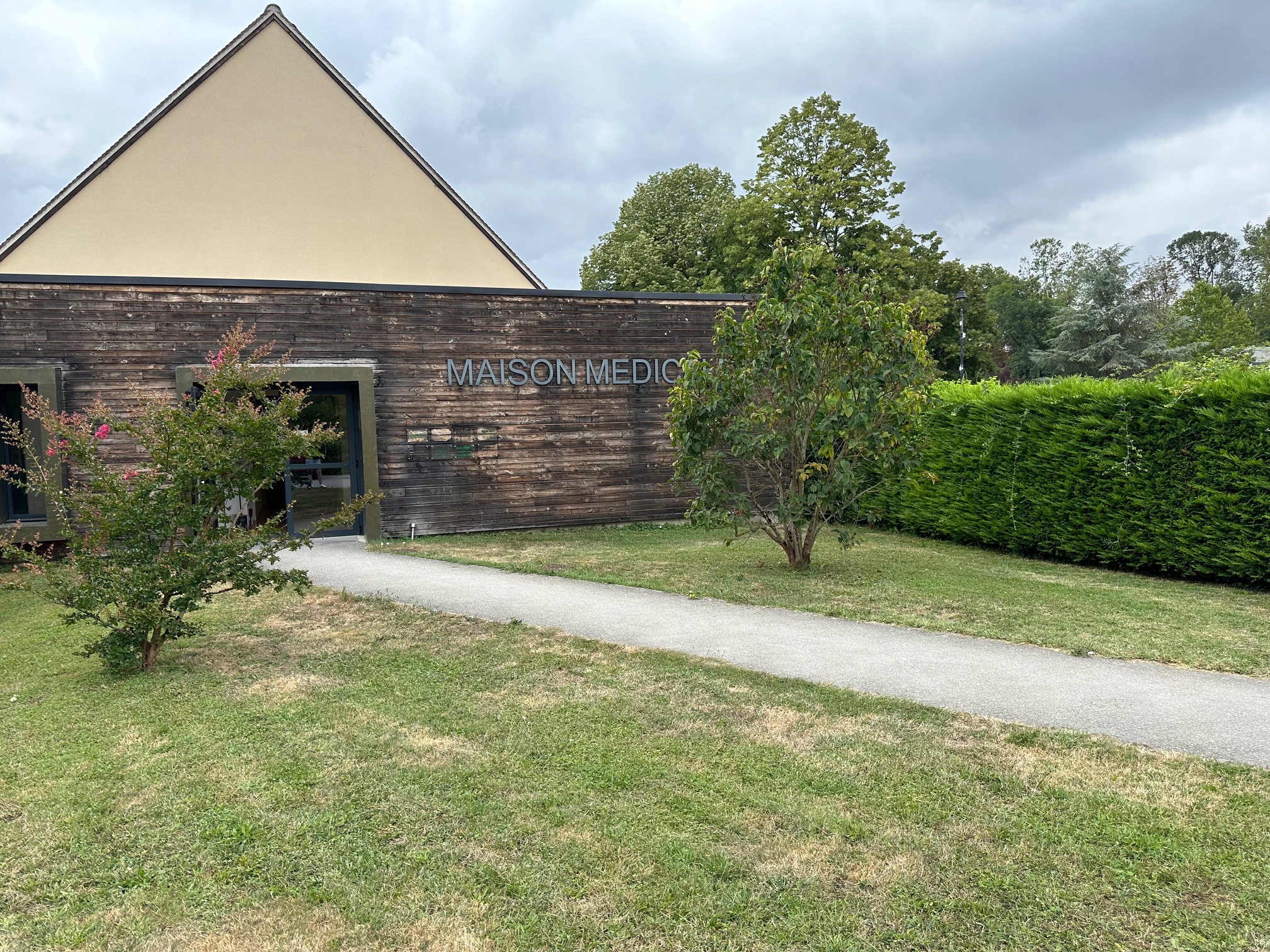 Vue extérieure du local de Mézières-en-Brenne